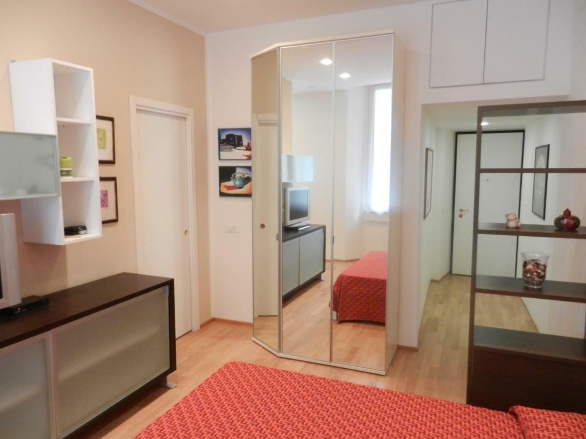 Central Guesthouse Специя Екстериор снимка